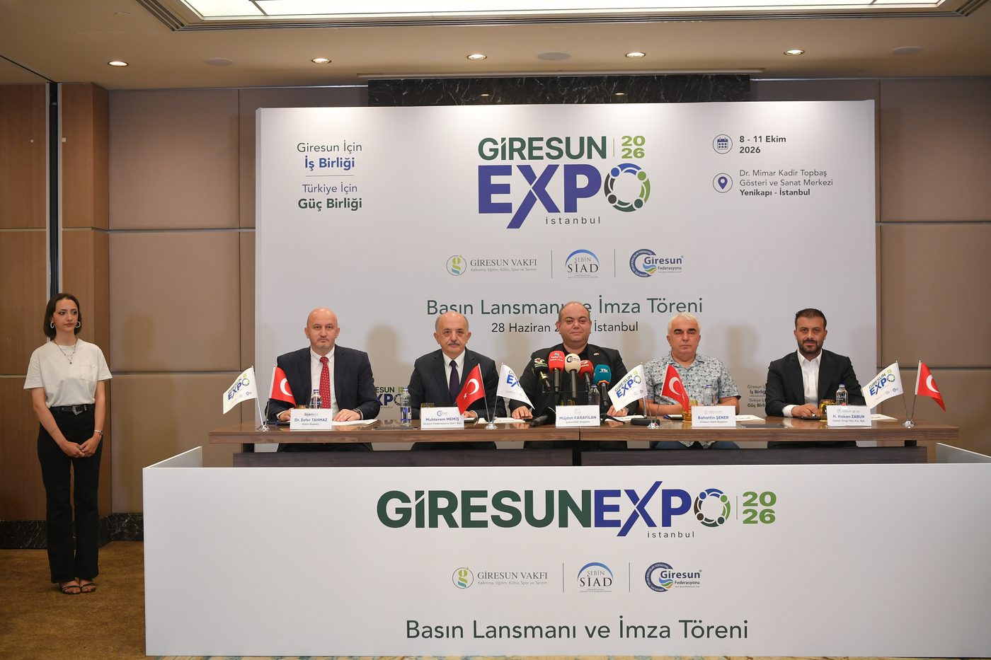 Basın Lansmanı ve İmza Töreni kürsüsünde konuşmacılar