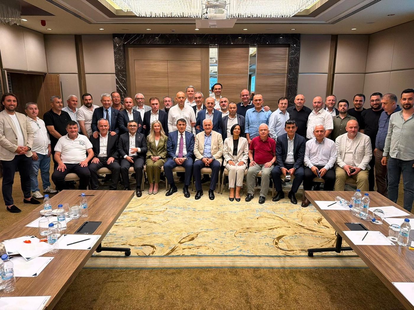 Tanıtım toplantısı sonrası grup fotoğrafı