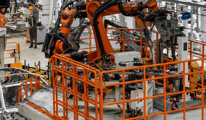 Robotik üretim hattı